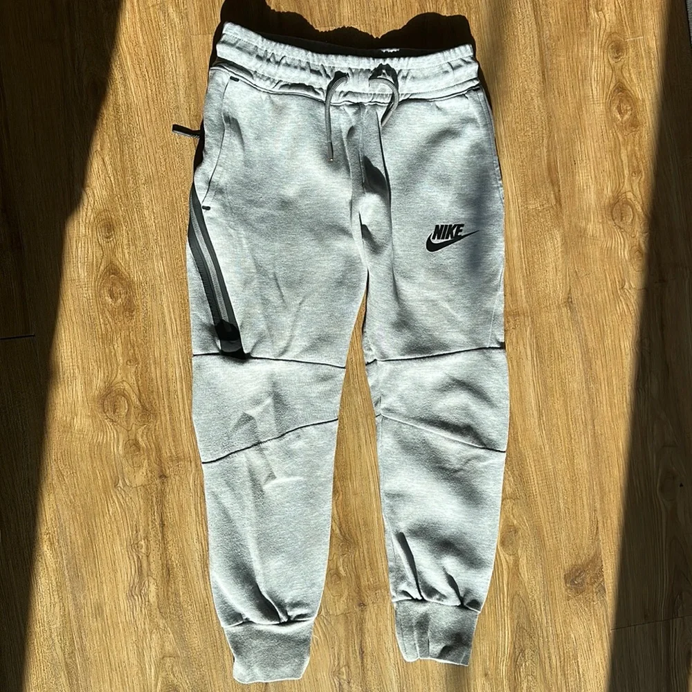 Kids Nike Tech Fleece Pants - Picture 2 of 6